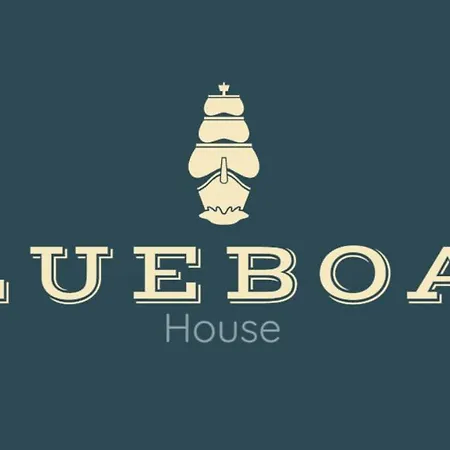 Blue Boat House - The Atlantic Breeze Nazare